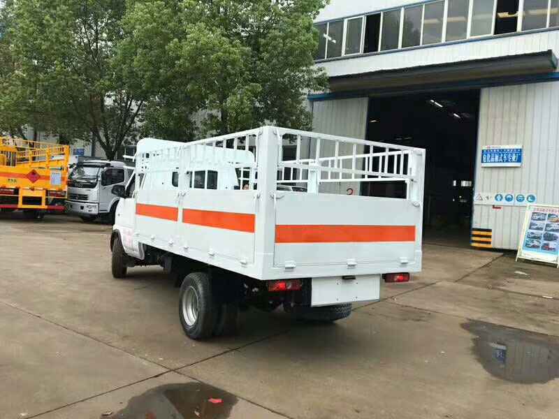 東風(fēng)俊風(fēng)3.3米(藍(lán)牌)氣瓶車(chē)