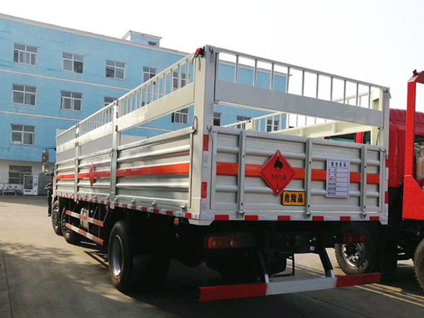 天錦8.6米(15.6噸)氣瓶車