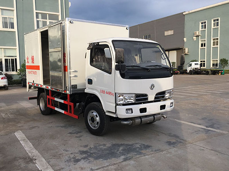 多利卡4.1米(藍(lán)牌)雜項(xiàng)危險(xiǎn)品廂式車(chē)