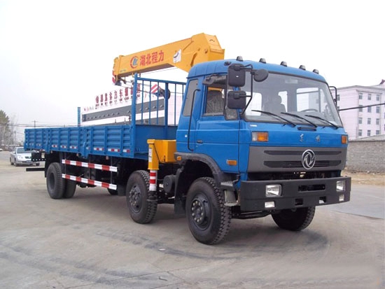 東風153小三軸隨車吊