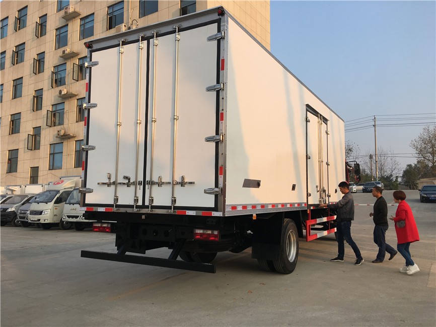 江淮格爾發(fā) 7.6米冷藏車(chē)