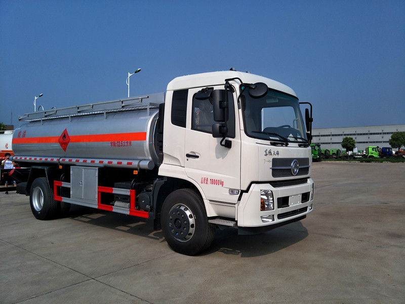 東風天錦10噸油罐車