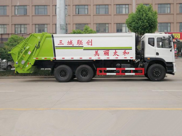 東風(fēng)T5國(guó)六后雙橋20方壓縮式垃圾車(chē)