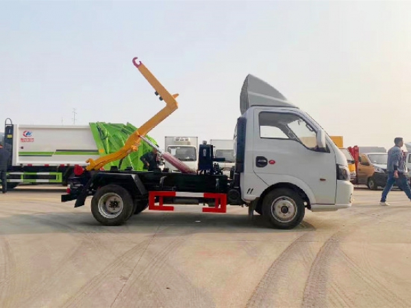 東風途逸國六汽油3~4方車廂可卸(鉤臂)式垃圾車