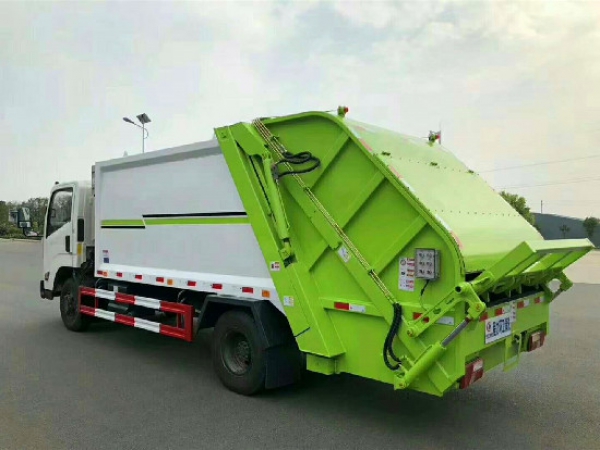 江鈴凱銳國六8方壓縮式垃圾車