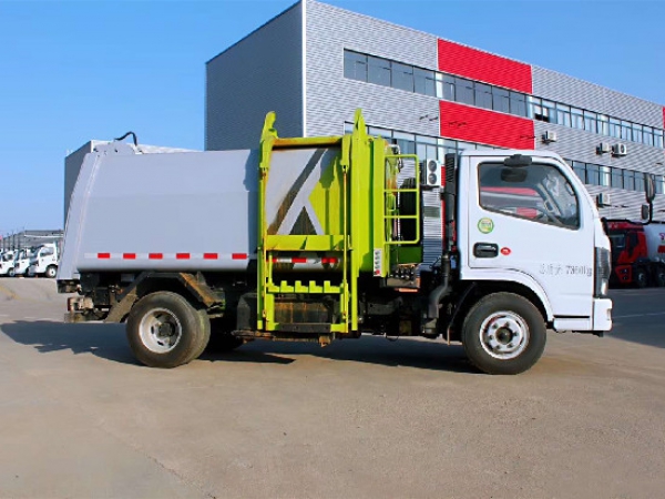 凱馬國六6方藍(lán)牌自裝卸掛桶)式垃圾車