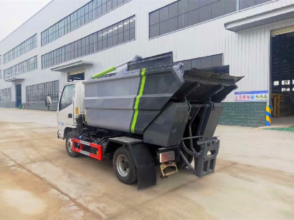 凱馬國(guó)六4方自后掛桶式垃圾車