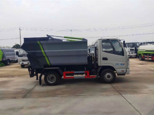 凱馬國(guó)六4方自后掛桶式垃圾車