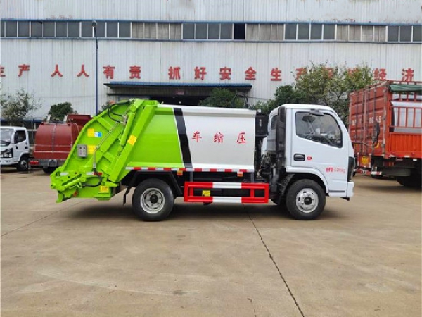 東風(fēng)小多利卡國六4方藍牌壓縮式垃圾車