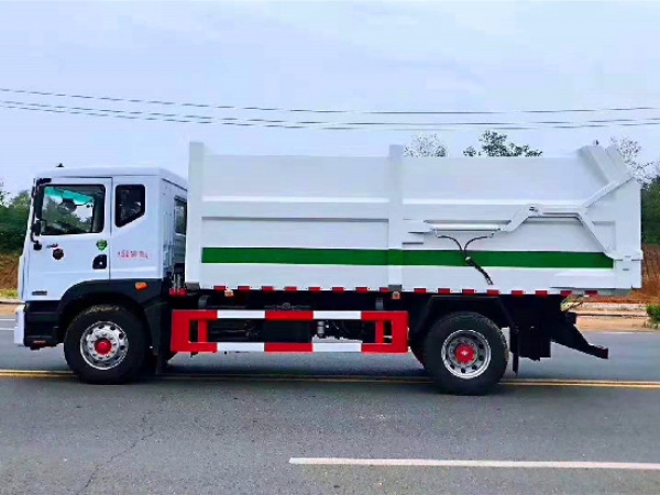 程力威牌CLW5180ZDJ6型壓縮式對(duì)接垃圾車