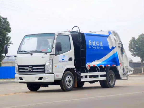 凱馬國(guó)六4方藍(lán)牌壓縮式垃圾車