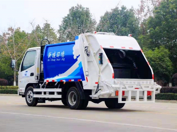 凱馬國(guó)六4方藍(lán)牌壓縮式垃圾車