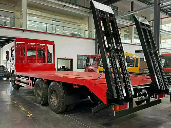 東風D17國五后八輪平板拖車