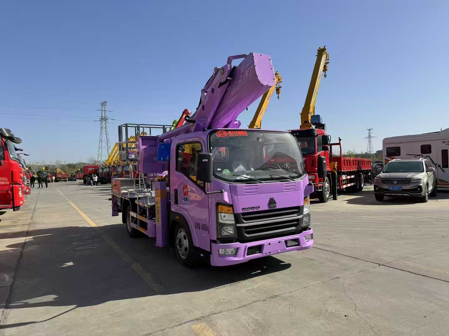 重汽豪沃33米高空作業(yè)車